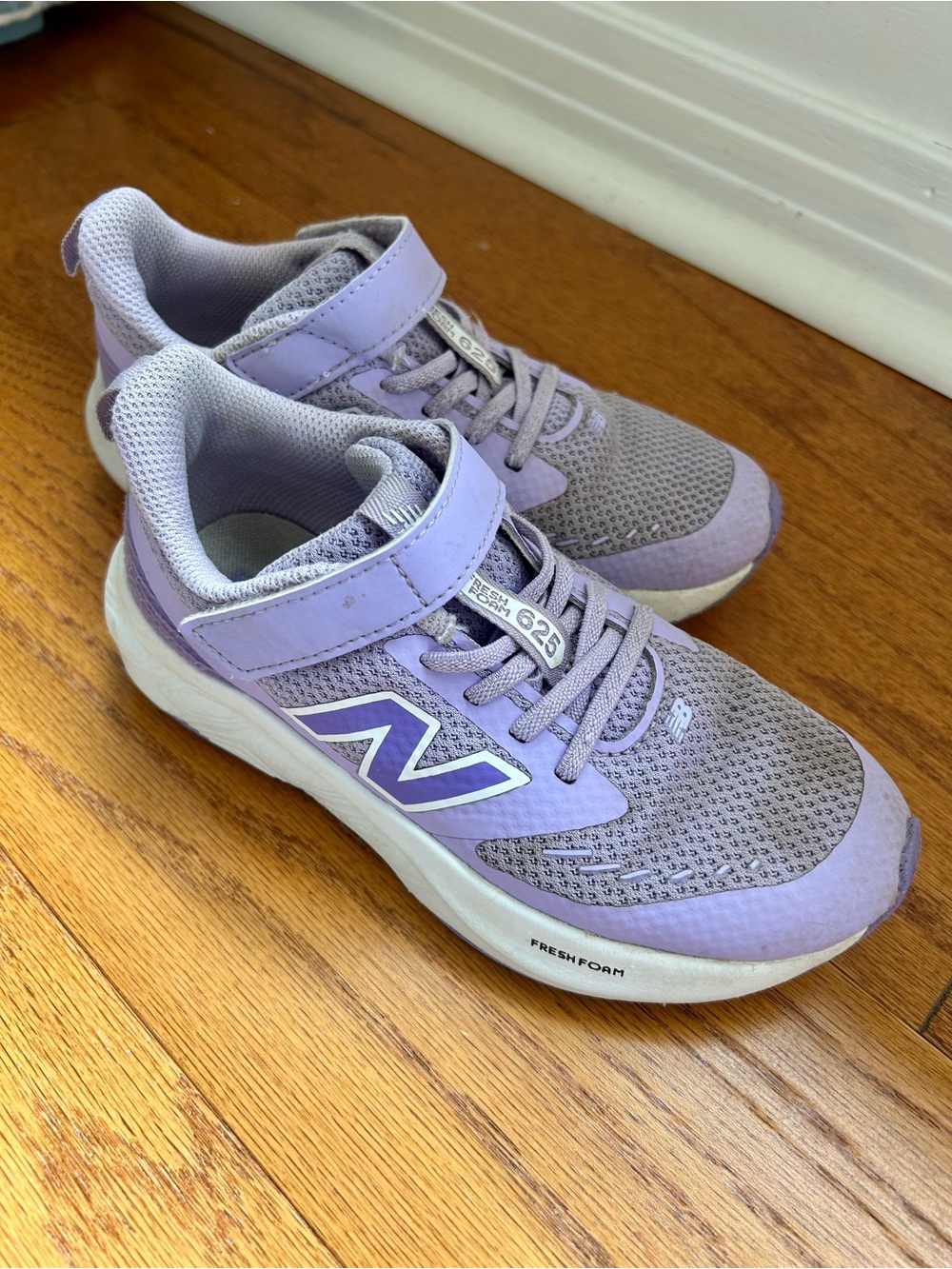 New Balance 625 shoes Sneakers velcro Strap size 13.5